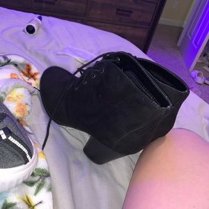 super cute black boots